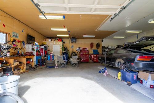 1065 Bx Road, Vernon, BC - Indoor Photo Showing Garage