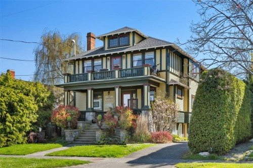 123 Cambridge St  Victoria, BC V8V 4B1