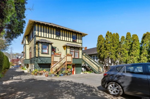 123 Cambridge St, Victoria, BC - Outdoor