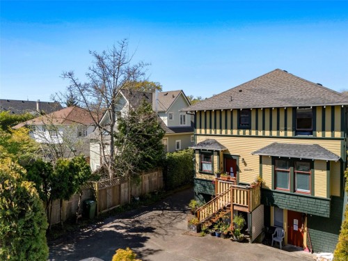 123 Cambridge St, Victoria, BC - Outdoor