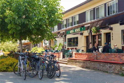401-924 Cook St, Victoria, BC - Outdoor