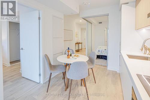 217 - 1100 Sheppard Avenue W, Toronto, ON - Indoor Photo Showing Dining Room