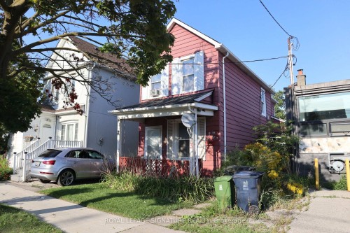 3 Toffee Court  Toronto, ON M8V 3B9