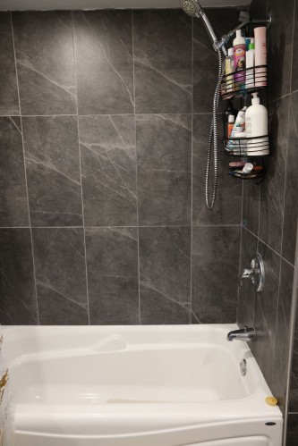 Bathroom - 4335  - 4337 Rue Forest, Montréal (Montréal-Nord), QC - Indoor Photo Showing Bathroom