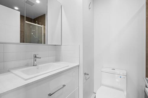 Bathroom - 404-2200 Rue Sauvé O., Montréal (Ahuntsic-Cartierville), QC - Indoor Photo Showing Bathroom