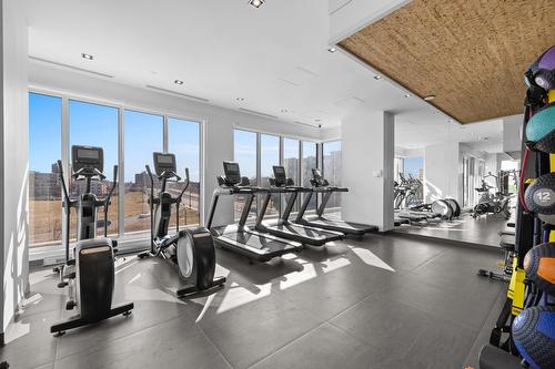 Exercise room - 404-2200 Rue Sauvé O., Montréal (Ahuntsic-Cartierville), QC - Indoor Photo Showing Gym Room