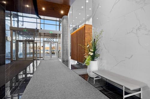 Hall - 404-2200 Rue Sauvé O., Montréal (Ahuntsic-Cartierville), QC - Indoor Photo Showing Other Room