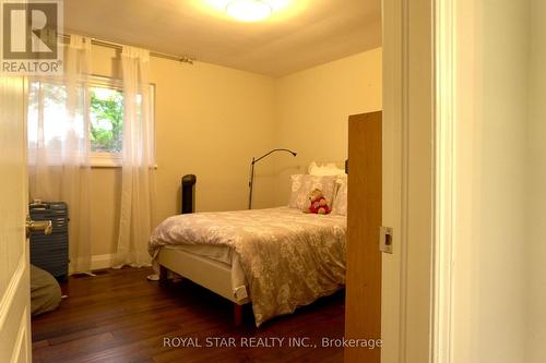 27 Matlock Avenue, Mississauga, ON - Indoor Photo Showing Bedroom