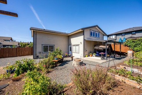 726 Cameleon Dr, Campbell River, BC 