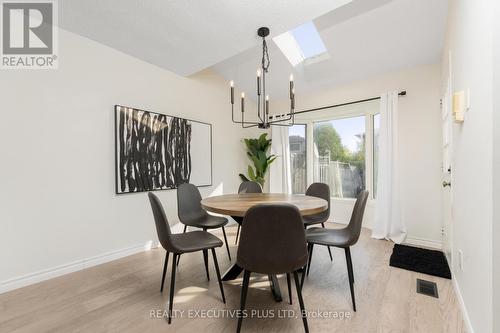 29 Perthshire Court, Hamilton, ON - Indoor Photo Showing Dining Room