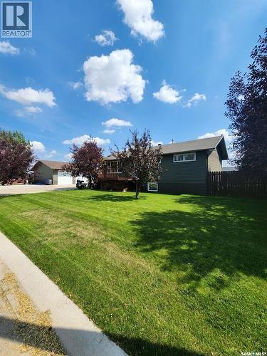 406 First Avenue E, Lampman, SK - Outdoor