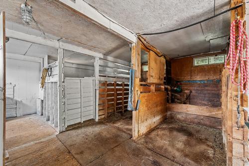 Écurie - 9065  - 9067 Ch. Ladouceur, Sainte-Agathe-Des-Monts, QC 