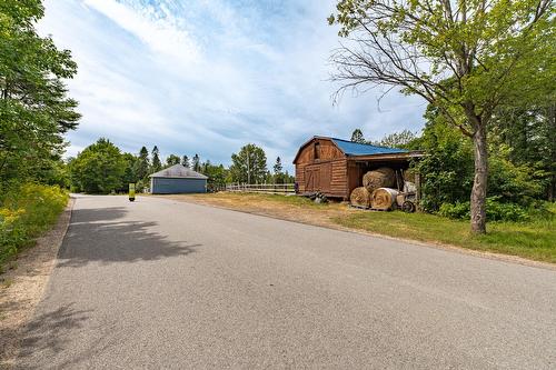 Écurie - 9065  - 9067 Ch. Ladouceur, Sainte-Agathe-Des-Monts, QC 