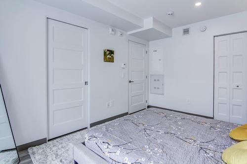 Bedroom - 104-3228 Rue Ste-Émilie, Saguenay (Jonquière), QC - Indoor Photo Showing Other Room