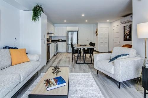 Overall view - 104-3228 Rue Ste-Émilie, Saguenay (Jonquière), QC - Indoor Photo Showing Living Room