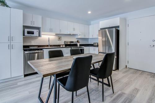 Kitchen - 104-3228 Rue Ste-Émilie, Saguenay (Jonquière), QC - Indoor