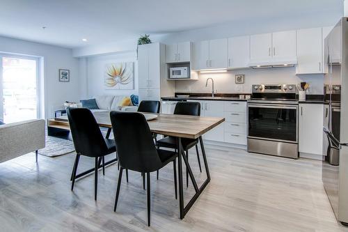 Kitchen - 104-3228 Rue Ste-Émilie, Saguenay (Jonquière), QC - Indoor