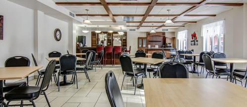 Common room - 208-3228 Rue Ste-Émilie, Saguenay (Jonquière), QC - Indoor Photo Showing Dining Room