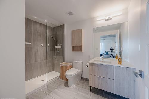 Bathroom - 511-5460 Rue Sherbrooke E., Montréal (Mercier/Hochelaga-Maisonneuve), QC - Indoor Photo Showing Bathroom