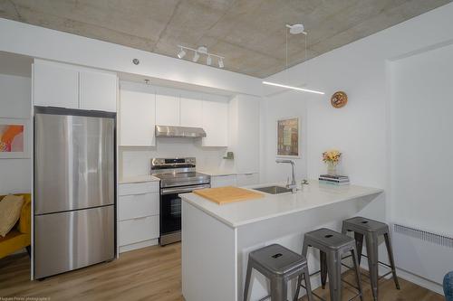 Kitchen - 511-5460 Rue Sherbrooke E., Montréal (Mercier/Hochelaga-Maisonneuve), QC - Indoor Photo Showing Kitchen