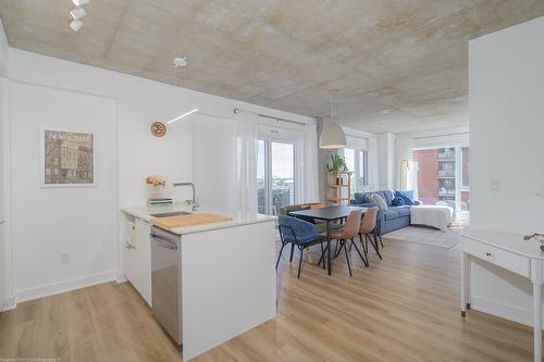 Other - 511-5460 Rue Sherbrooke E., Montréal (Mercier/Hochelaga-Maisonneuve), QC - Indoor