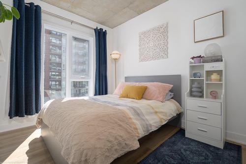 Primary bedroom - 511-5460 Rue Sherbrooke E., Montréal (Mercier/Hochelaga-Maisonneuve), QC - Indoor Photo Showing Bedroom