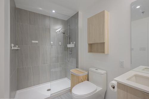 Bathroom - 511-5460 Rue Sherbrooke E., Montréal (Mercier/Hochelaga-Maisonneuve), QC - Indoor Photo Showing Bathroom