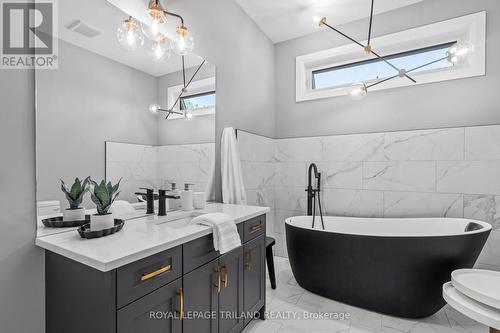 54 - 159 Collins Way, Strathroy-Caradoc (Se), ON 