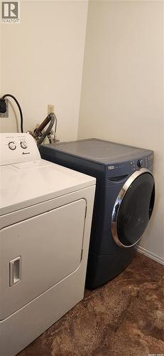 202-B 1350 Gordon Road, Moose Jaw, SK - Indoor Photo Showing Laundry Room