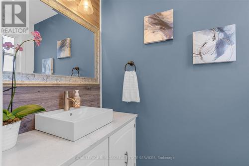1500 Riley Avenue, Burlington, ON - Indoor Photo Showing Bathroom