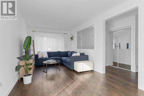 1500 Riley Avenue, Burlington, ON - Indoor Photo Showing Living Room