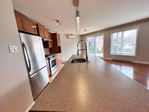 Cuisine - 3-8780 Crois. Du Louvre, Brossard, QC - Indoor Photo Showing Kitchen