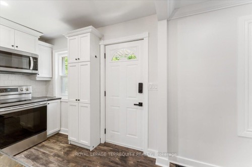 596 Hager Avenue, Burlington, ON - Indoor Photo Showing Kitchen