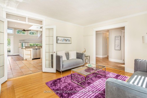 383 Maplehurst Avenue, Oakville, ON - Indoor Photo Showing Living Room