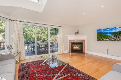 383 Maplehurst Avenue, Oakville, ON - Indoor Photo Showing Living Room With Fireplace