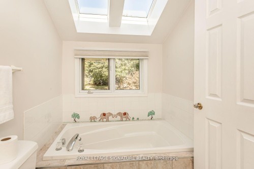 383 Maplehurst Avenue, Oakville, ON - Indoor Photo Showing Bathroom