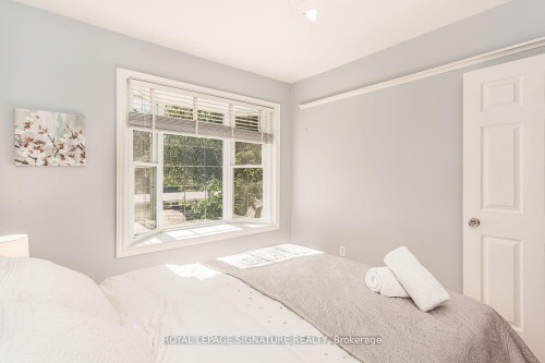 383 Maplehurst Avenue, Oakville, ON - Indoor Photo Showing Bedroom
