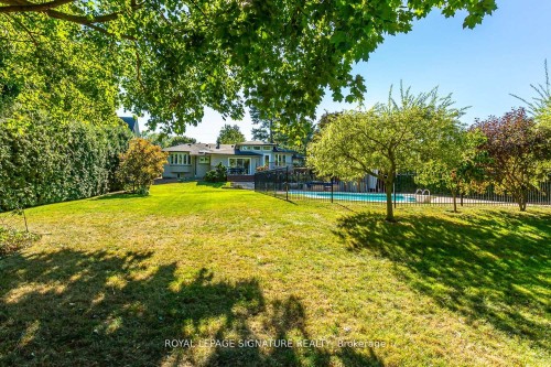 383 Maplehurst Avenue, Oakville, ON - Outdoor