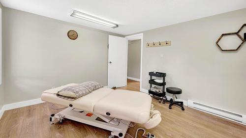 32 Old N Thompson  E Highway, Clearwater, BC - Indoor