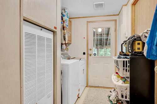 32 Old N Thompson  E Highway, Clearwater, BC - Indoor Photo Showing Laundry Room