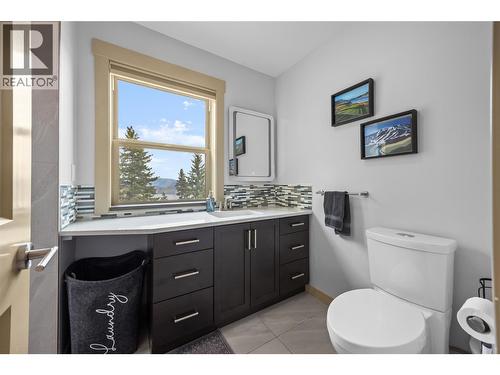 432 Hwy 97 Highway, Summerland, BC - Indoor Photo Showing Bathroom