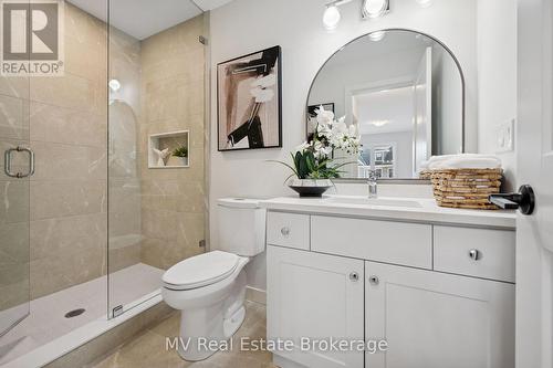46 Fieldstone Lane Private, Centre Wellington (Elora/Salem), ON - Indoor Photo Showing Bathroom