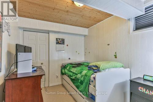 21 Heron Avenue, Woodstock (Woodstock - North), ON - Indoor Photo Showing Bedroom