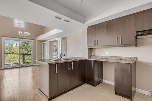 Kitchen - 302-1692 Boul. Pie-Xi N., Québec (La Haute-Saint-Charles), QC - Indoor Photo Showing Kitchen With Double Sink