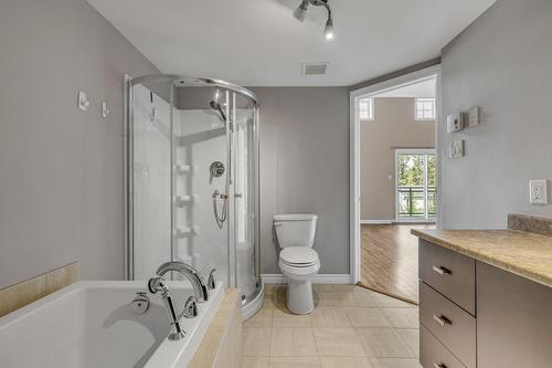 Bathroom - 302-1692 Boul. Pie-Xi N., Québec (La Haute-Saint-Charles), QC - Indoor Photo Showing Bathroom