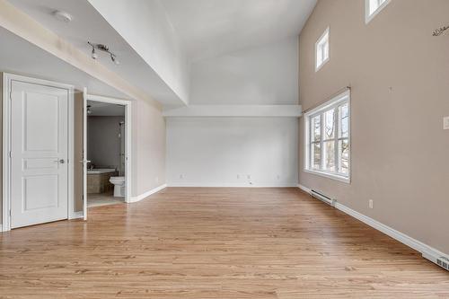 Living room - 302-1692 Boul. Pie-Xi N., Québec (La Haute-Saint-Charles), QC - Indoor Photo Showing Other Room
