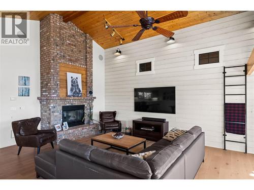 3700 Jean Road, Kelowna, BC - Indoor Photo Showing Living Room With Fireplace