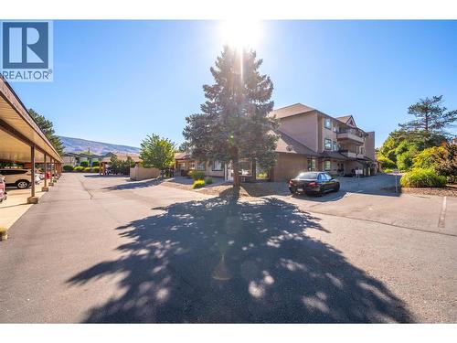 visitor parking - 337 Mckinney Road Unit# 111, Oliver, BC - Outdoor