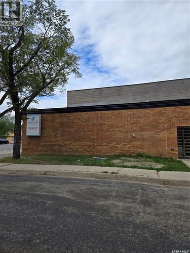 2802 Dewdney Avenue, Regina, SK 