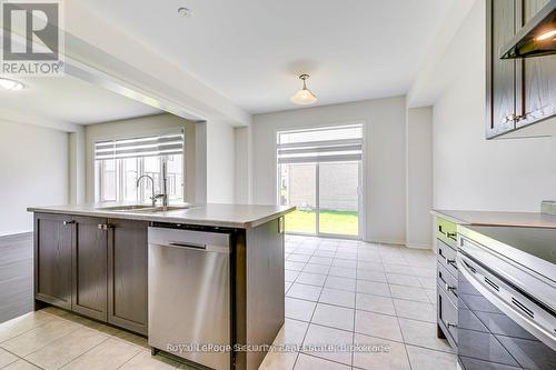 30 Witteveen Drive, Brantford, ON - Indoor Photo Showing Kitchen